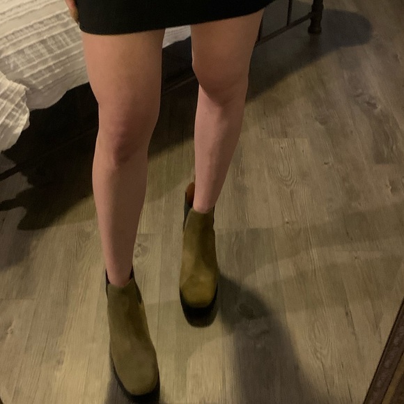 Intentionally Blank “Chelsea” Boot - Picture 6 of 10